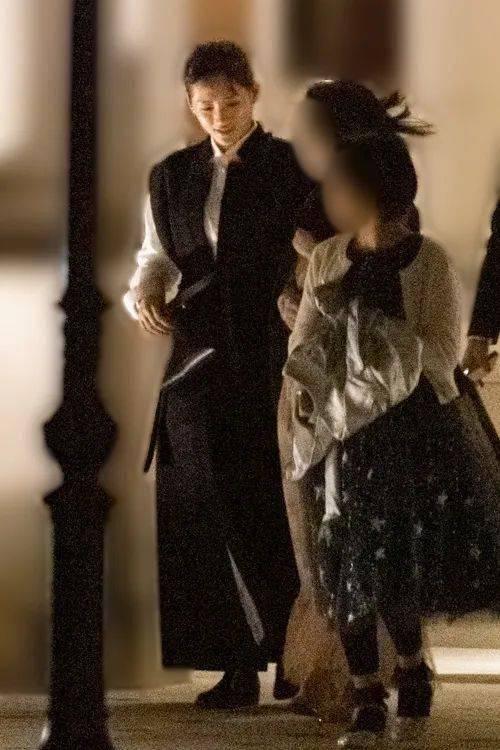 韩国男演员模仿吃瓜,搞笑模仿引网友热议